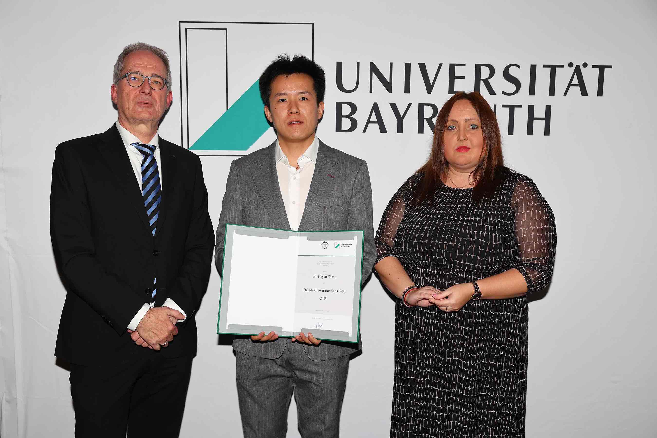 Bild: Preis des Internationalen Clubs, Dr. Heyou Zhang