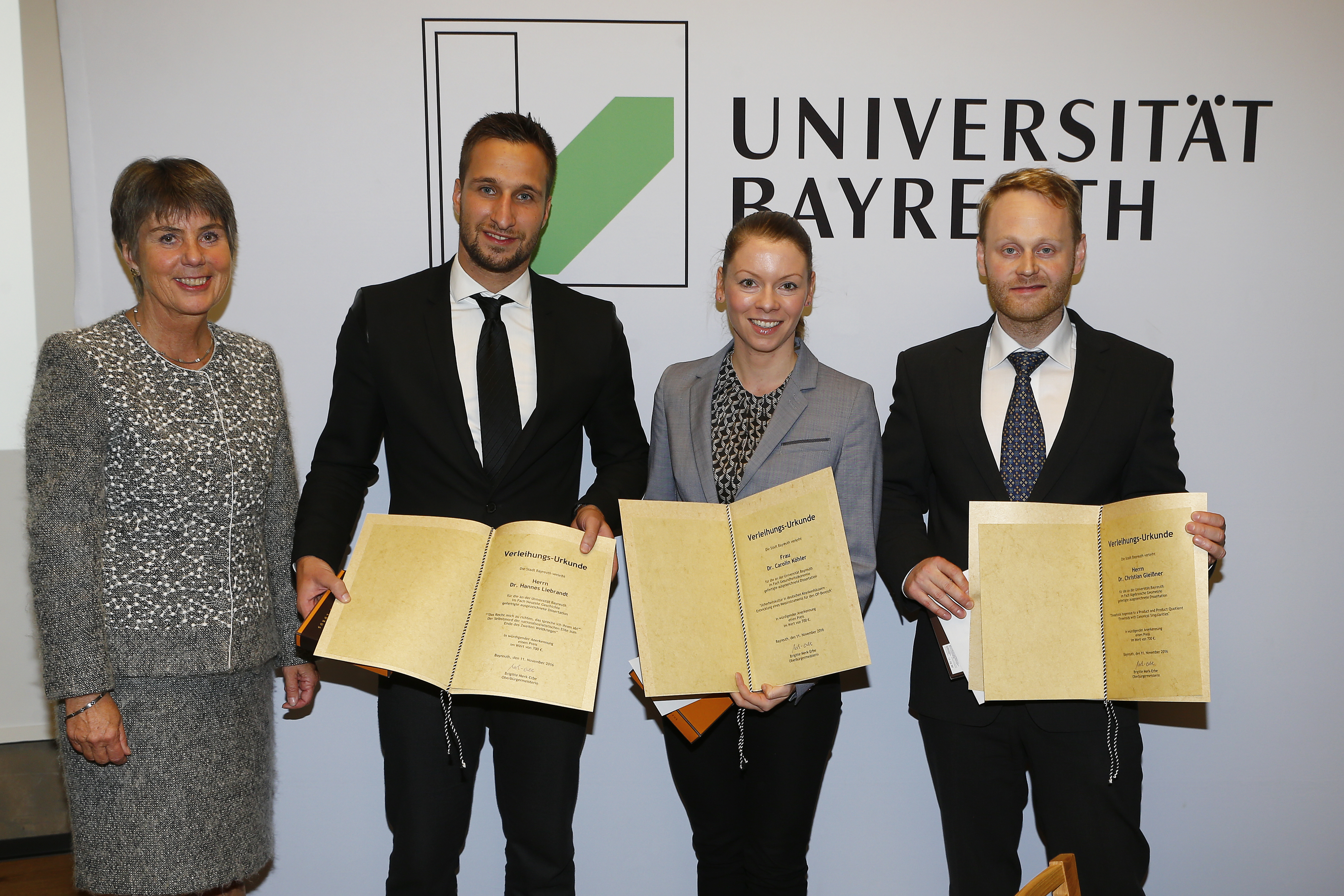 Verleihung der Preise der Stadt Bayreuth an Dr. Christian Gleißner, Dr. Carolin Köhler und Dr. Hannes Liebrandt durch Brigitte Merk-Erbe