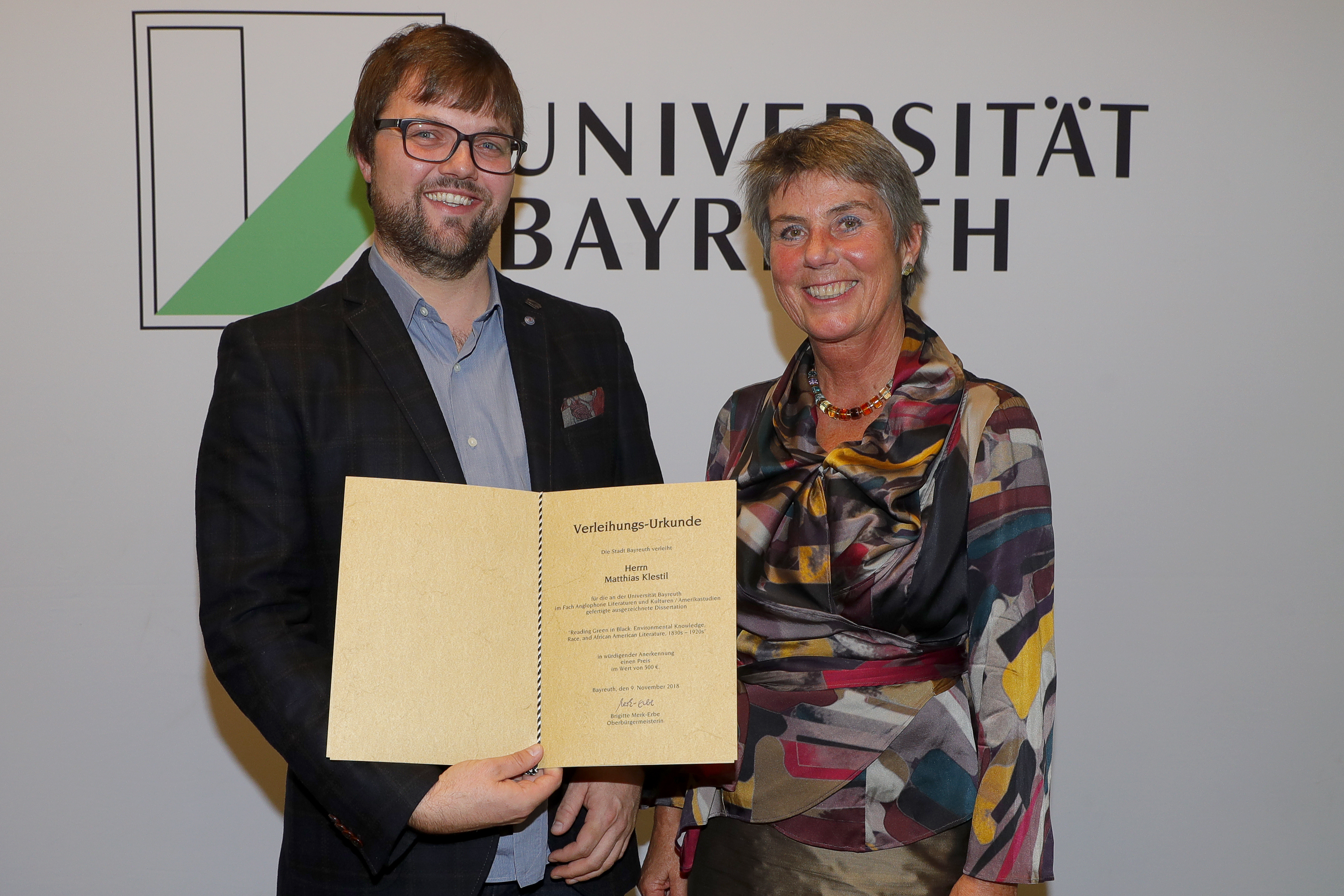 Verleihung des Preises der Stadt Bayreuth an Matthias Klestil durch Brigitte Merk-Erbe